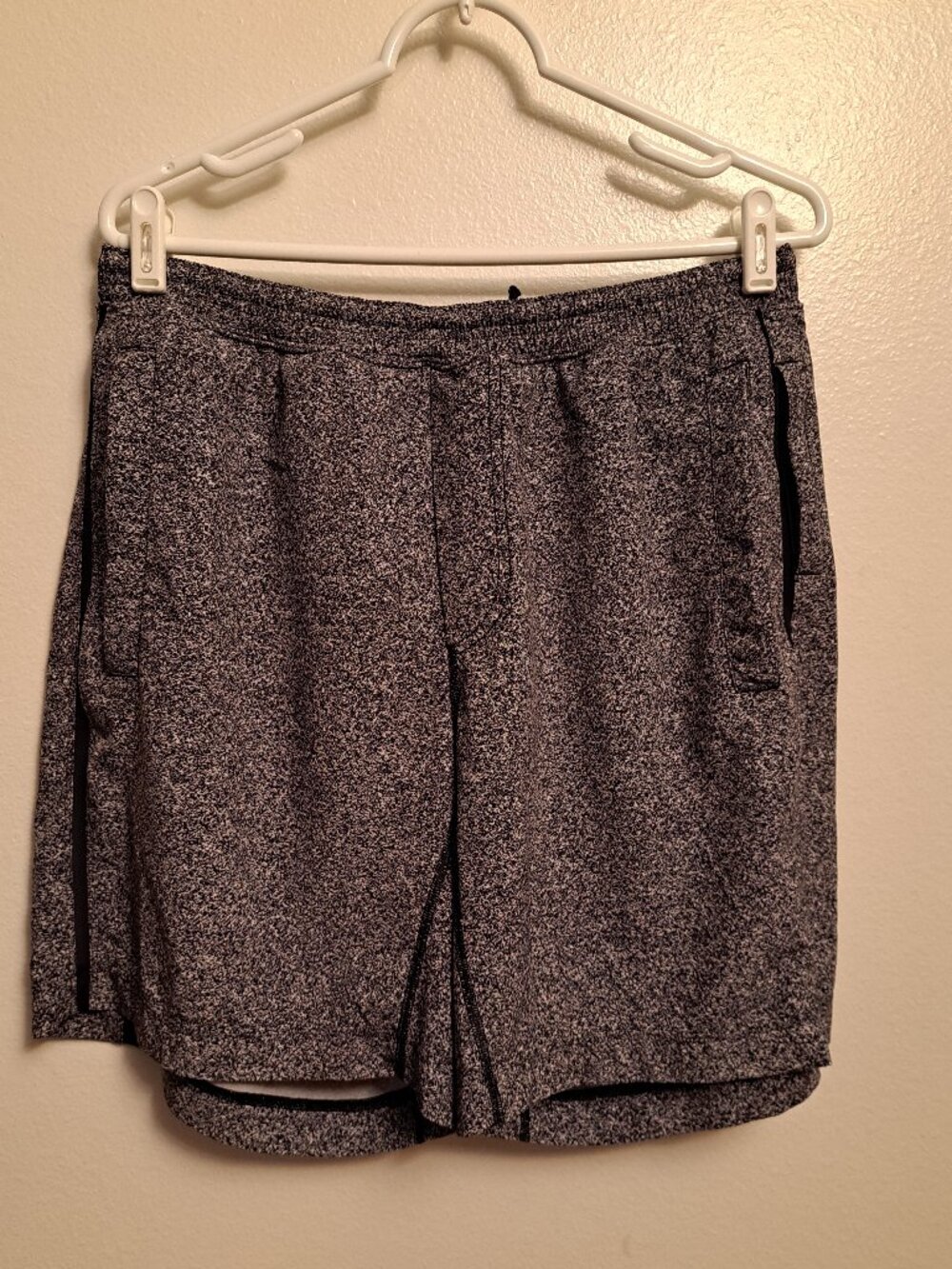 Lululemon Pace Breaker Short 9" Pinweave Alpine White Black - Picture 5 of 13